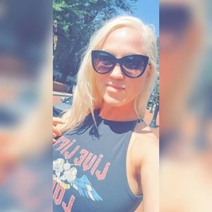 Meet your Posher, Erika